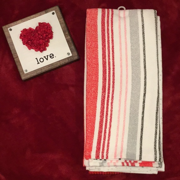 NWT - Cupcakes Cashmere Kitchen Towel LOVE Sign Language quality towel f… - Picture 4 of 7